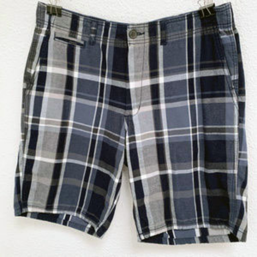 Mens Merona Blue Plaid Shorts.  Size: 34  Like New